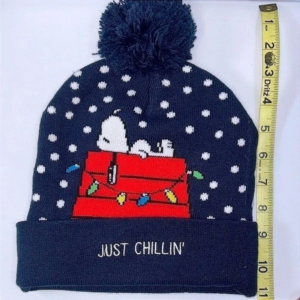 Peanuts Snoopy Woodstock Just Chillin' Pom Beanie Winter Hat‎ OS